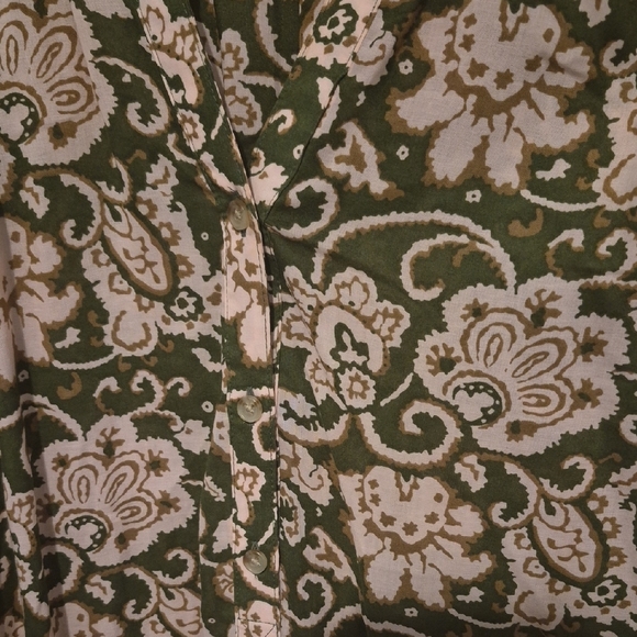 Small Floral Green and Light Pink Women's Top - Picture 5 of 6